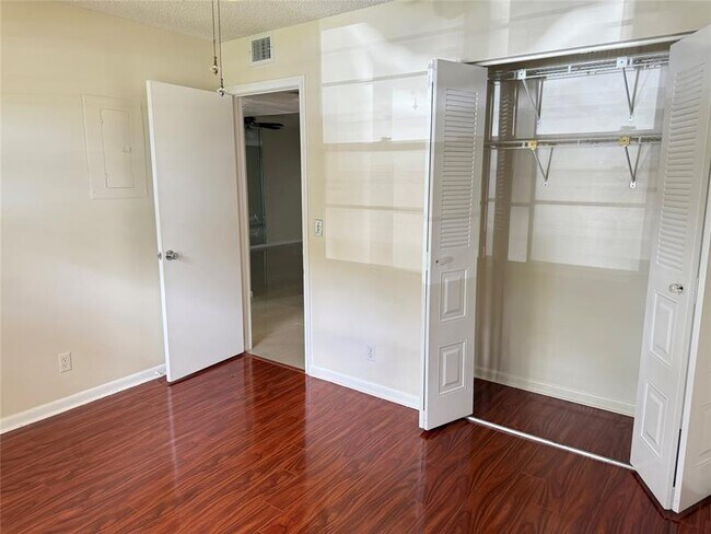 Building Photo - 701 SW 128th Ave