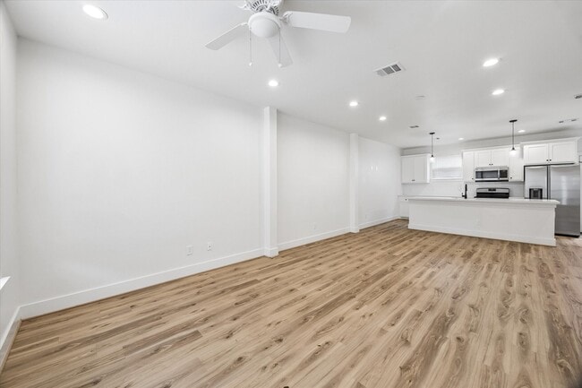 Building Photo - 2749 Redrock St