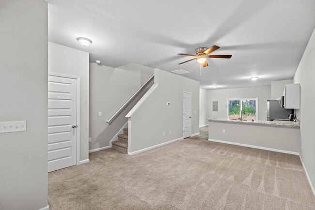 Building Photo - 50% off the first months rent if a lease is signed by 1/15