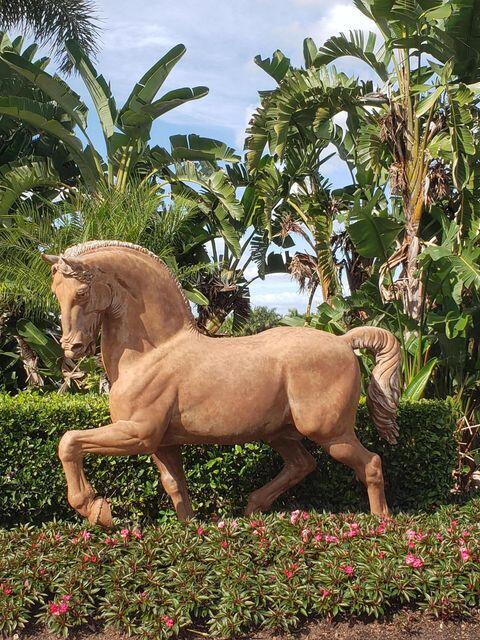 Building Photo - 2615 Garden Dr N