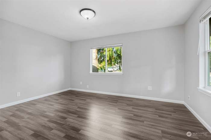 Building Photo - 1506-1506 110th St S