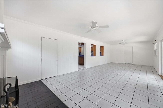 Building Photo - 1377 11th Ct N