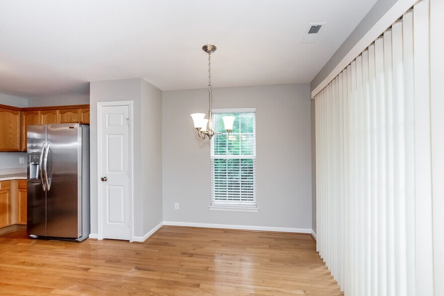 Building Photo - 6724 Mimosa St