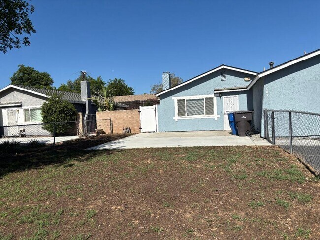 Primary Photo - 6043 Vanessa St