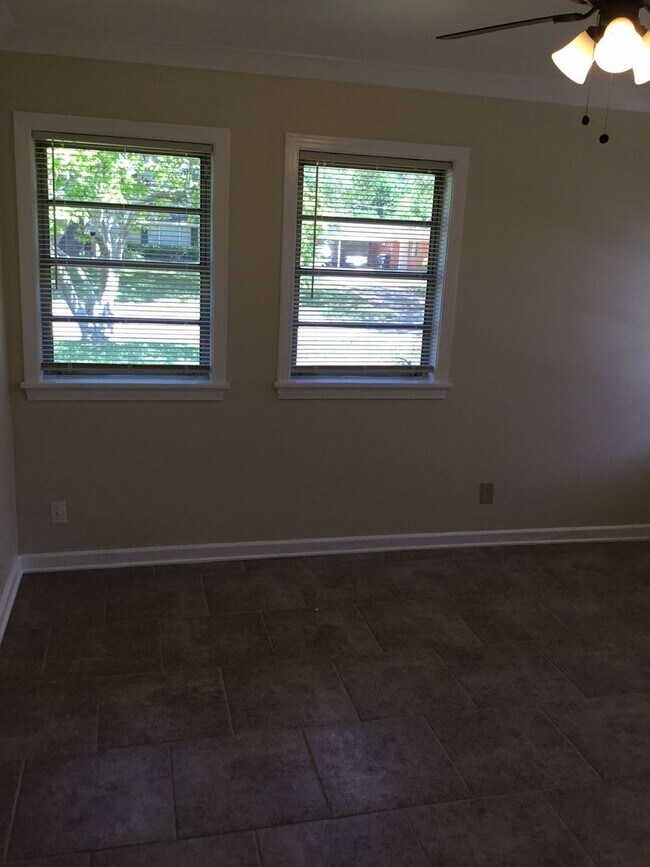 Building Photo - GORGEOUS 4/3 BROADMOOR HOME-UPDATED-MUST SEE