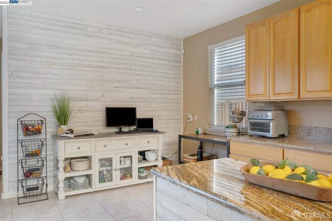 Building Photo - 699 Flemish Ct