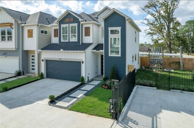Building Photo - 5823 Highland Sky Ln