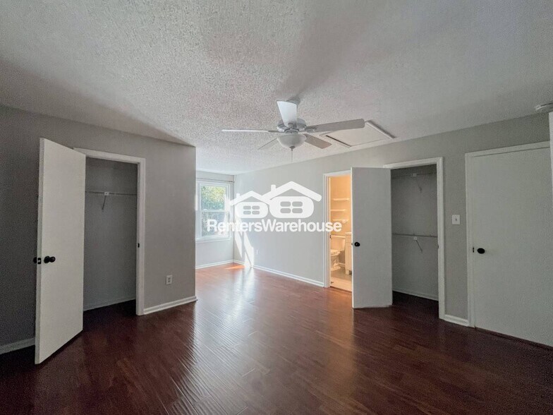 Building Photo - 2421 Sedgewick Dr