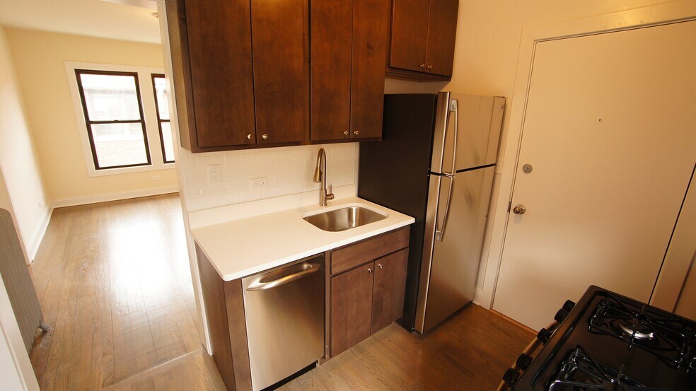Building Photo - 2643 N Spaulding Ave