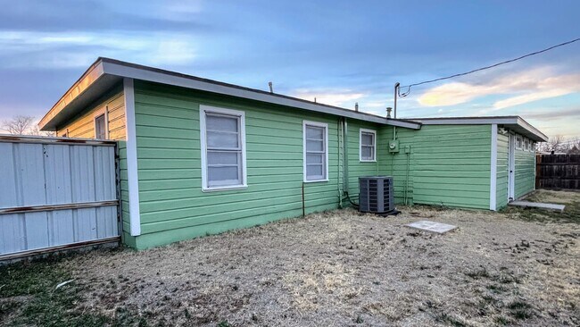 Building Photo - Snyder’s Sweet Spot: Modern Comfort Meets Country Charm