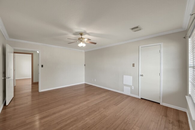 Building Photo - 10130 Woodico Dr