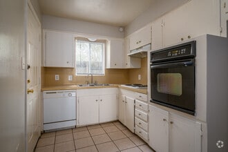 Interior Photo - Royal Oaks