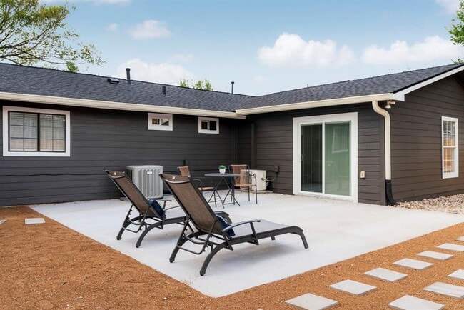 Building Photo - 5313 Wellington Dr