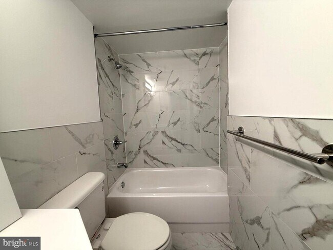 Building Photo - 606 Cooper Landing Rd