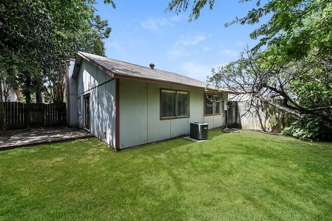 Building Photo - 6316 Porterway Dr