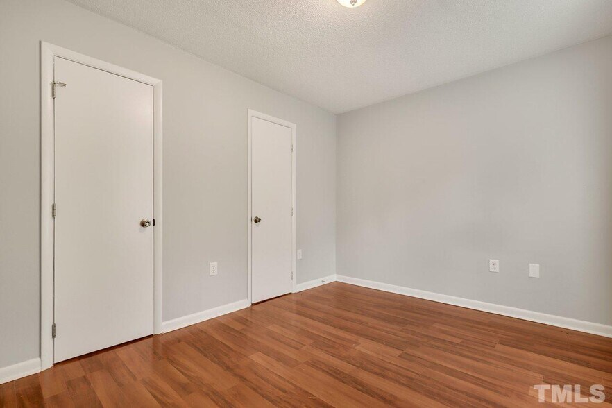 Building Photo - 1411 Collegiate Cir