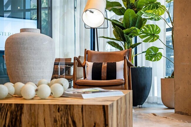 Building Photo - 1991 Main St