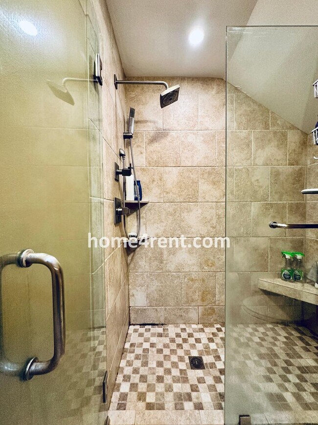 Building Photo - A Lovely, Four Bedroom Lenexa Home w/ Wood...