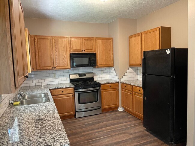 Building Photo - Spacious 4-Bedroom Home in a Quiet Union C...