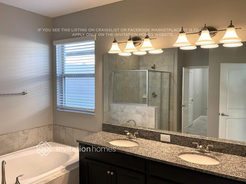 Building Photo - 9662 Ivory Dr