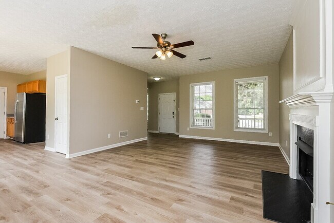 Building Photo - 107 Chamberlyn Ln