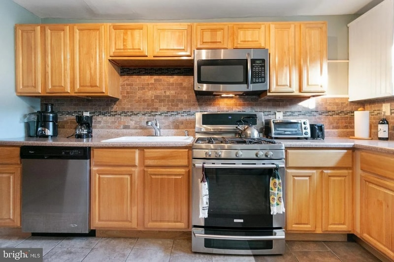 Building Photo - 107 N Port St