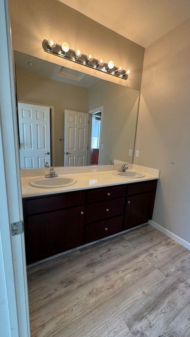 Building Photo - 123 Hearthstone Dr