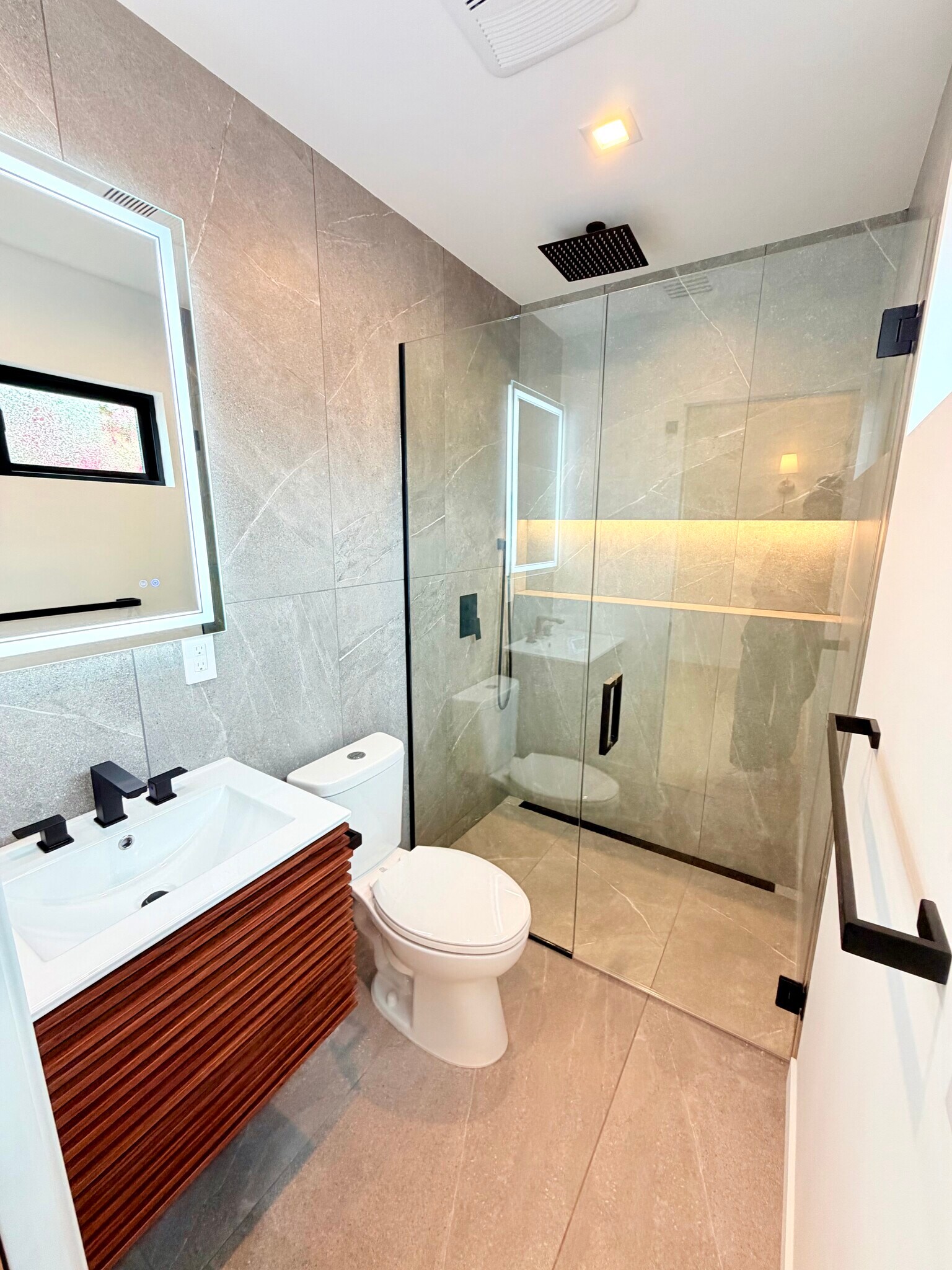 Bathroom 2 (Ensuite) - 1265 Keniston Ave