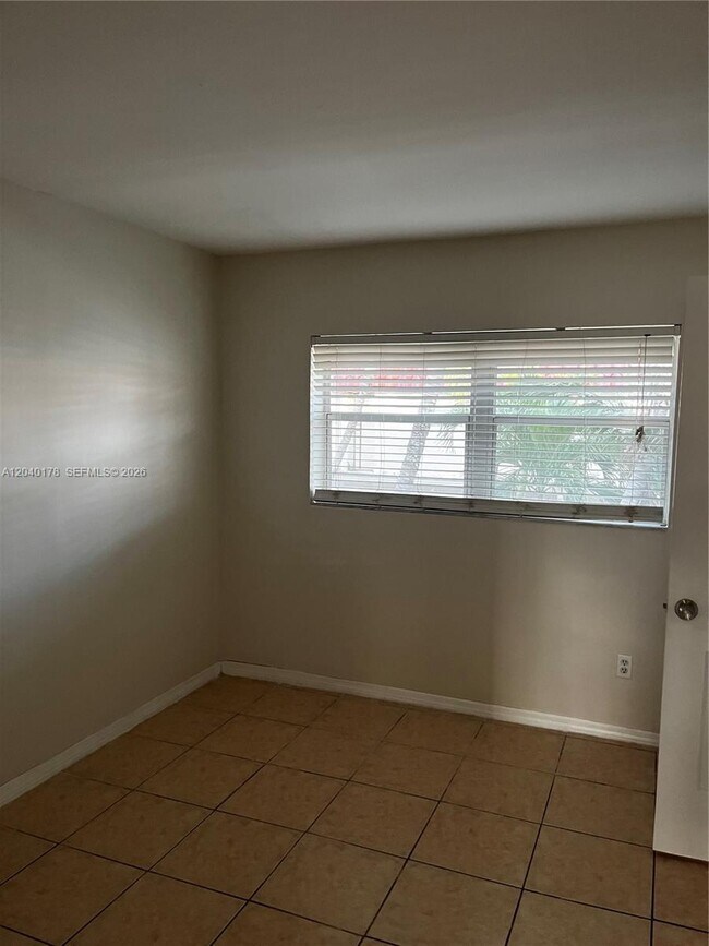 Building Photo - 8650 SW 67th Ave