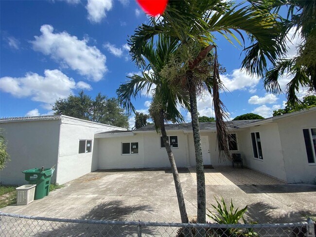 Primary Photo - 3502 NW 106th St