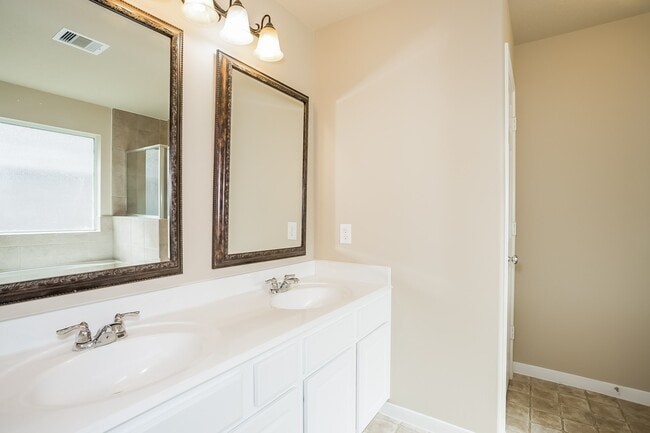 Building Photo - 1710 Leafhopper Ln