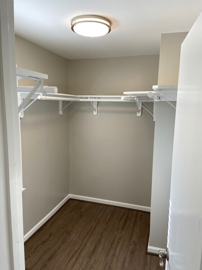 Building Photo - 1124 Theresa Ct