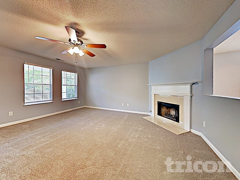 Building Photo - 1003 Sycamore Ln