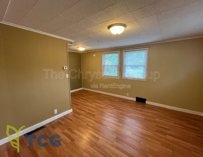 Building Photo - 1400 Kansas St