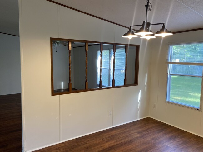 Building Photo - 4 Bedroom Double Wide in North Wakulla