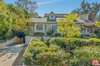 Building Photo - 3331 Bennett Dr