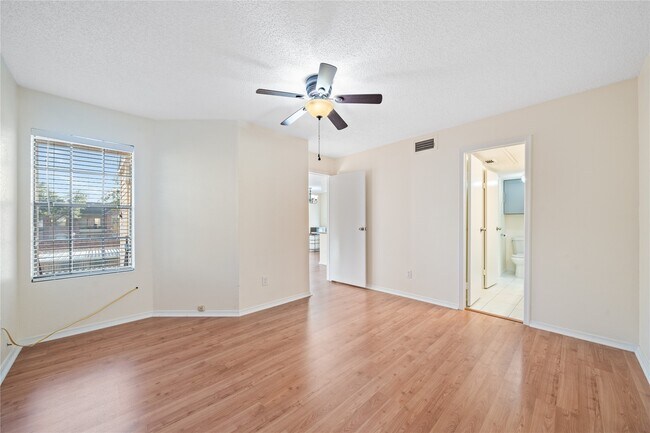 Building Photo - 2750 Holly Hall St