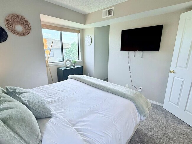 Building Photo - 6380 S Boston St