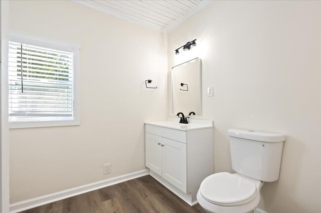 Building Photo - Spacious 2-Bedroom, 2-Bathroom Home in Savannah, GA