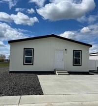 Building Photo - Charming 3 Bedroom 2 Bathroom Home for Ren...