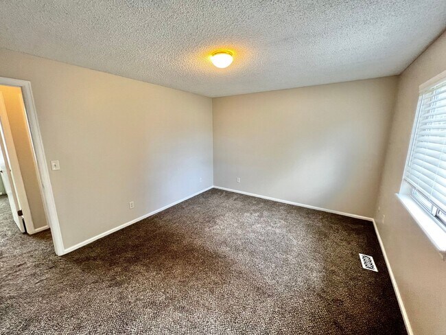 Building Photo - 2336 Arctic Fox Dr