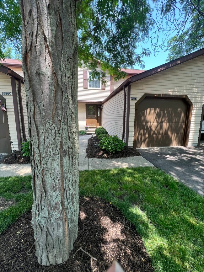 Building Photo - 9672 E Idlewood Dr