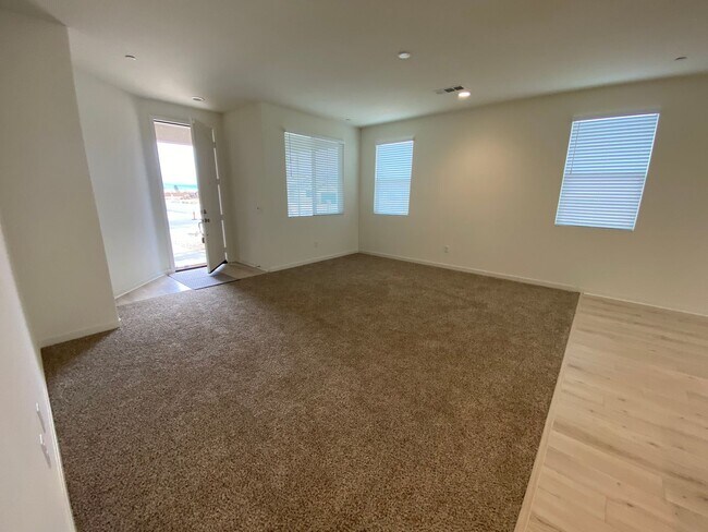 Building Photo - 3627 Santa Monica Ct