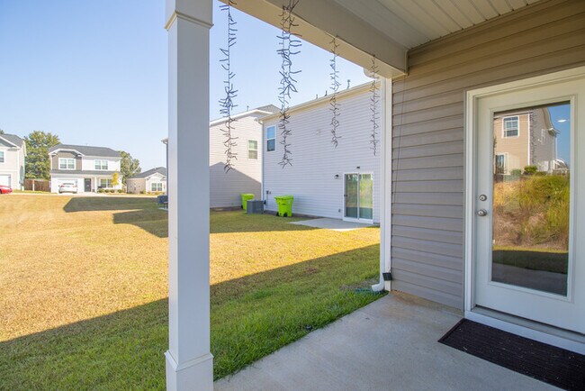 Building Photo - 410 Middlebury Ln