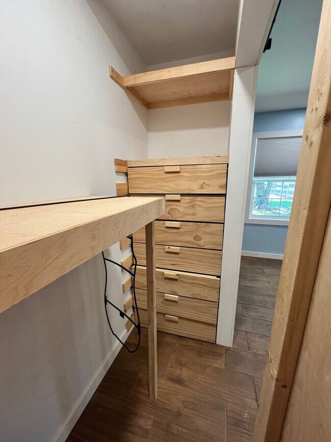 Building Photo - Great home avail in Hubert!  Mini split AC in garage perfect for personal gym!
