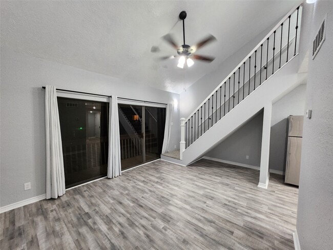 Building Photo - 12900 Walden Rd