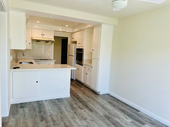 Building Photo - 5700 Ravenspur Dr