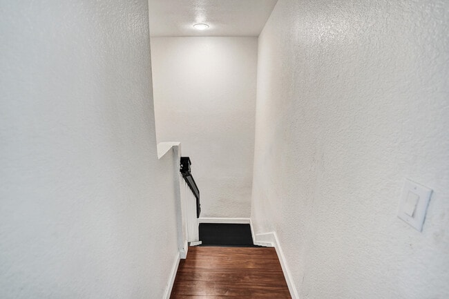 Building Photo - 3911 Shoma Dr