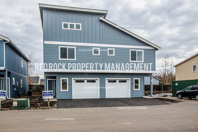 Building Photo - 203 Woodlawn Ln