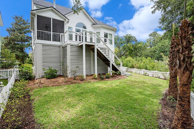 Building Photo - 200 N Ladd Ct